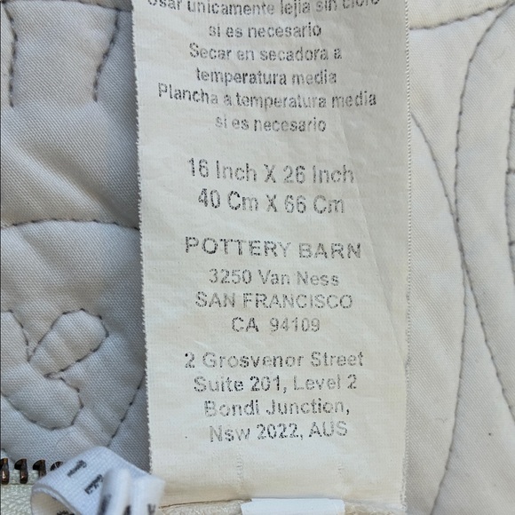 Pottery Barn Honeycomb Waffle Textured Cotton Pillow Cover 16x26" Ivory - Picture 3 of 9